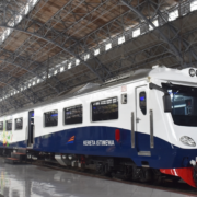 インドネシア　貸切　豪華列車